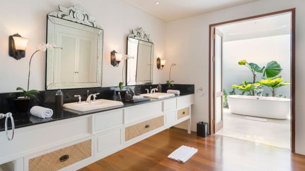 Villa Windu Asri - Luxurious poolside guesthouse ensuite